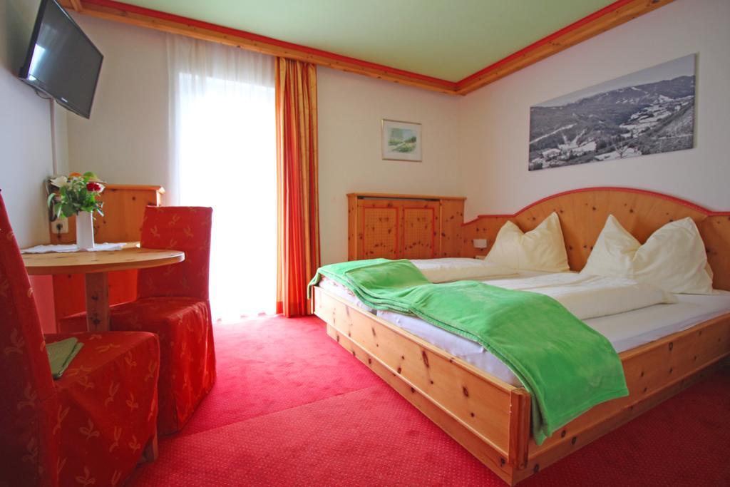 Hotel Kaeferhube Murau Ruang foto